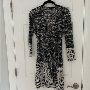 BCBGMaxAzria ⭐️ Elegant Black and White Patterned Wrap Dress Size SP